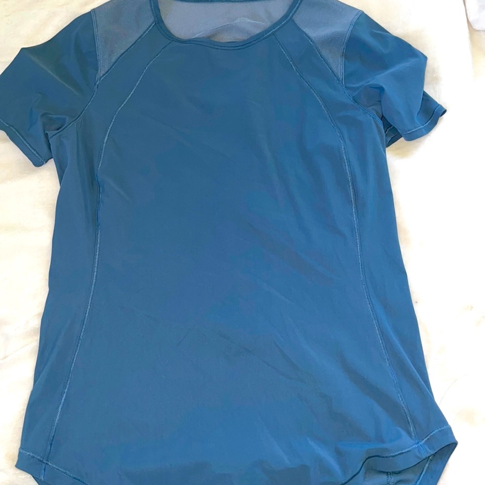 Lululemon Tee